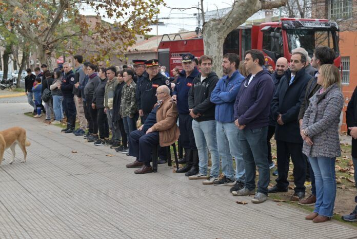 LOS BOMBEROS CELEBRARON SU DIA.-