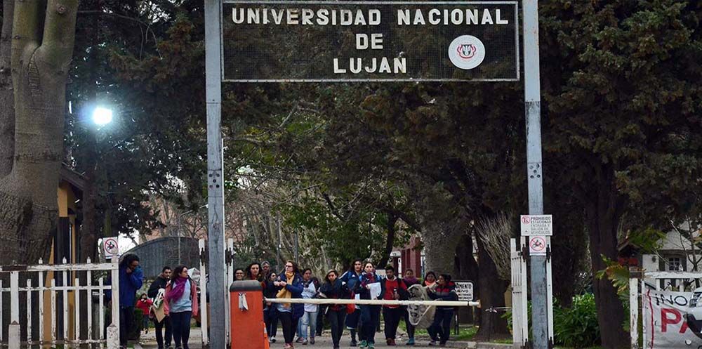 LOS DOCENTES DE LA UNIVERSIDAD DE LUJAN AL PARO.-